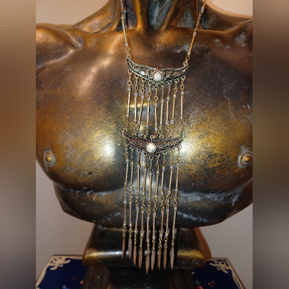 Elegant Gold and Silver Necklace with Waterfall Design